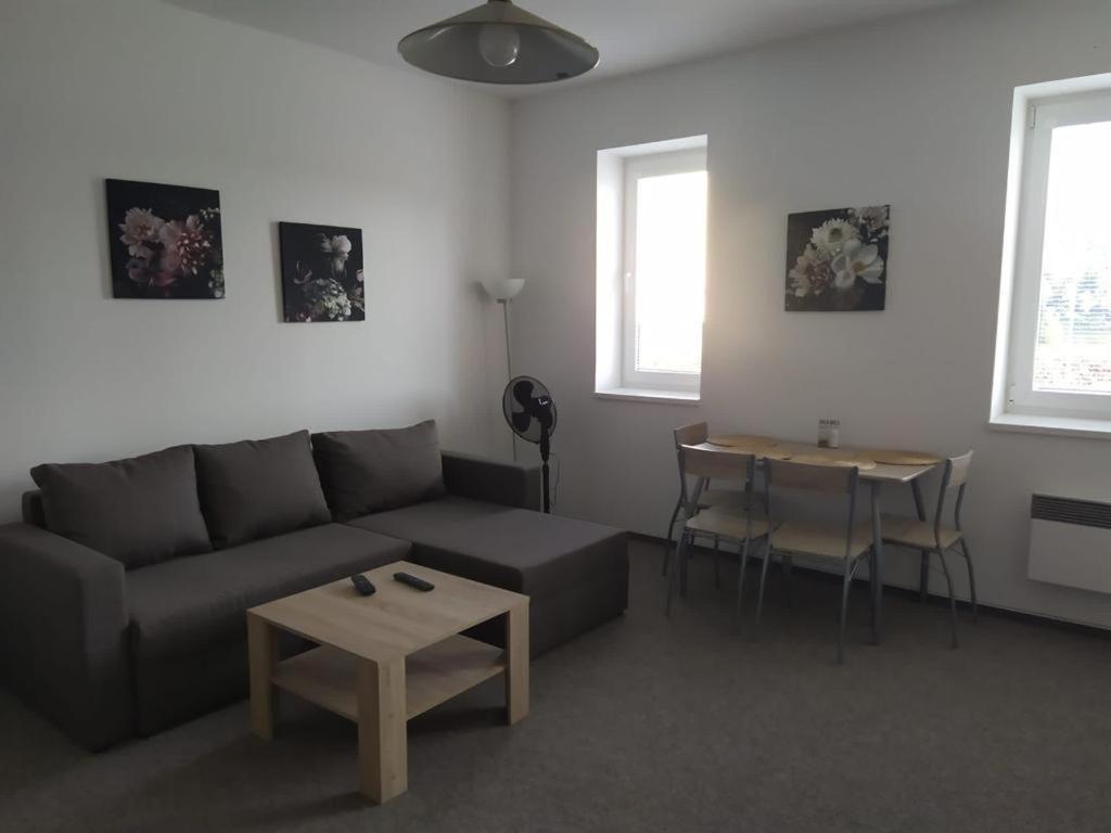 Apartman 10 Županovice Exteriör bild